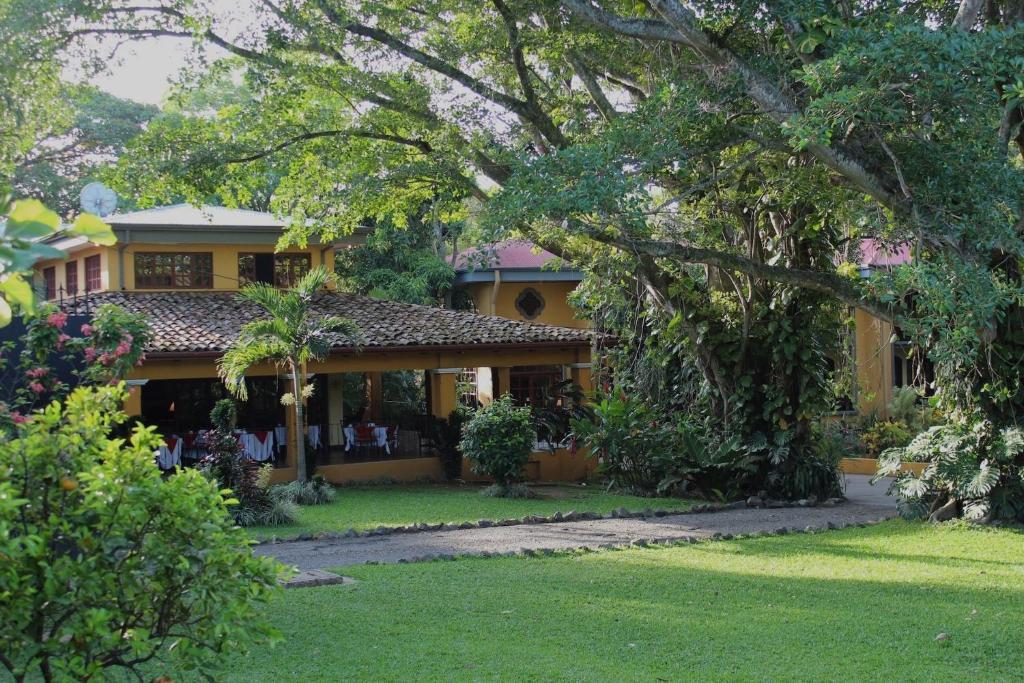 Trapp Family Country Inn San Antonio De Belen Exterior foto